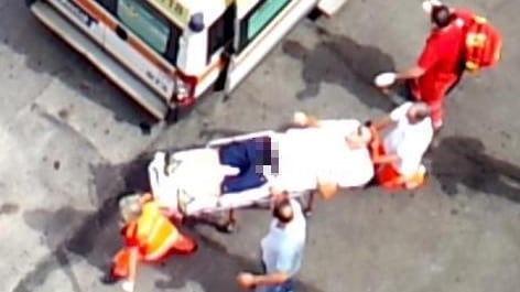 A Roma si spara nelle strade Gambizzato un capo ultrà