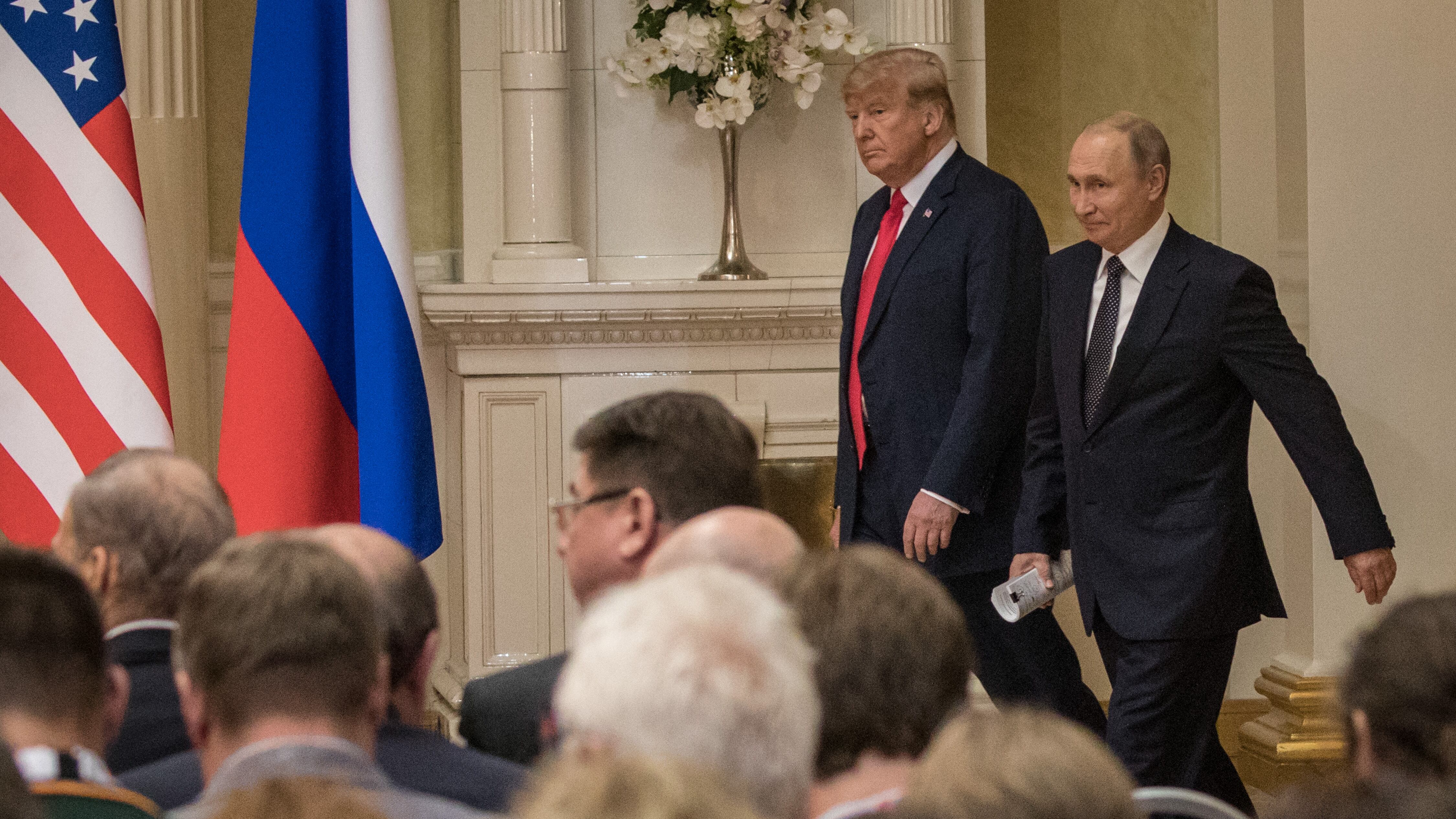 Trump-Putin, giallo sulle parole esatte del colloquio. Il presidente Usa: "Nessuna resa"