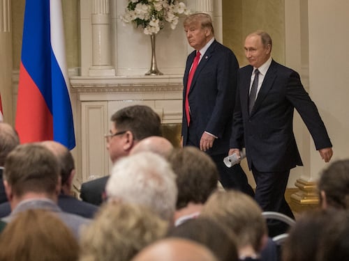 Trump-Putin, giallo sulle parole esatte del colloquio. Il presidente Usa: "Nessuna resa"