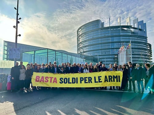 Conte si dimentica di essere stato premier. Quando firmò per il 2% del Pil alla difesa