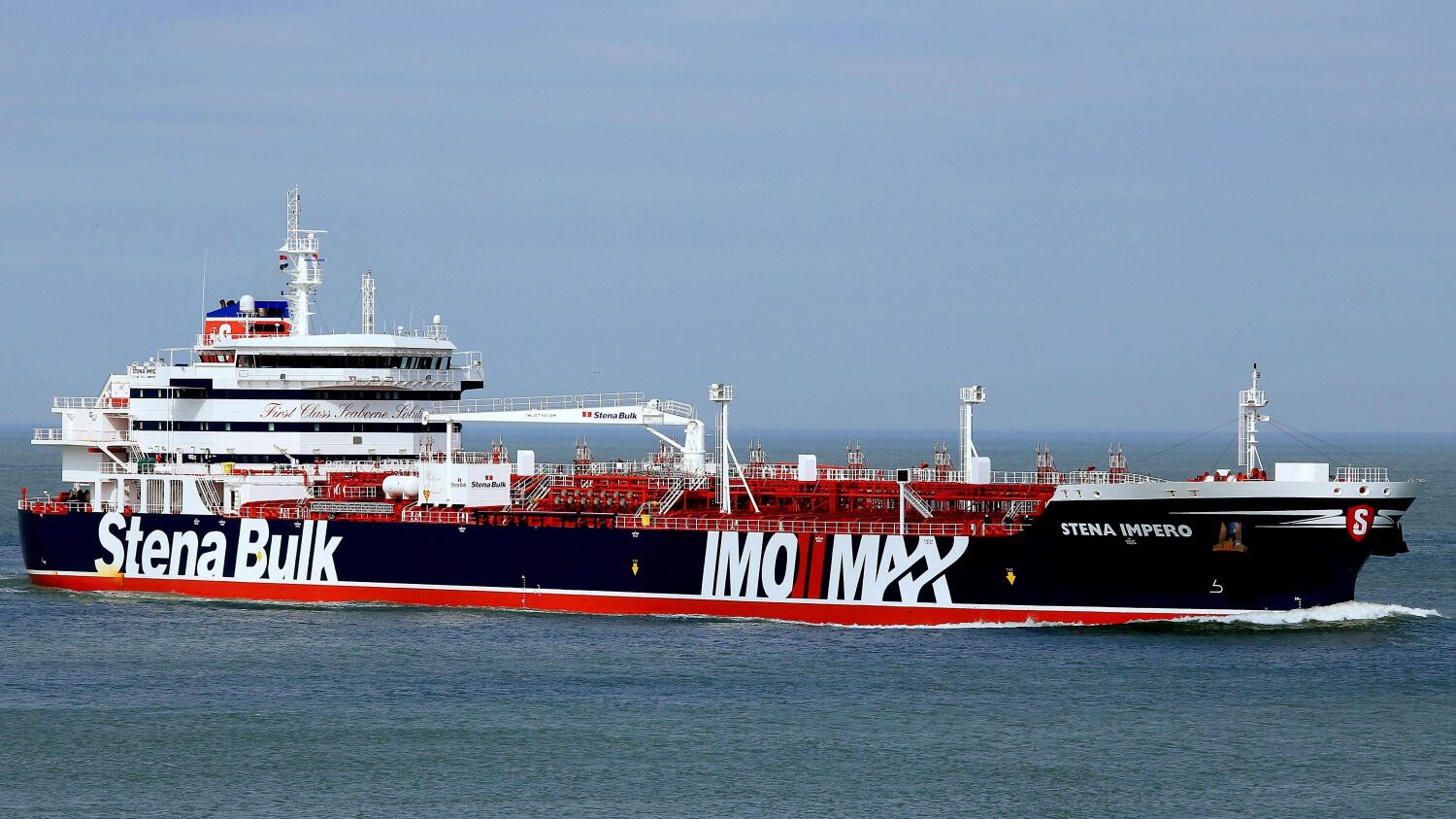 L'Iran infiamma il Golfo. E Trump invia 500 soldati