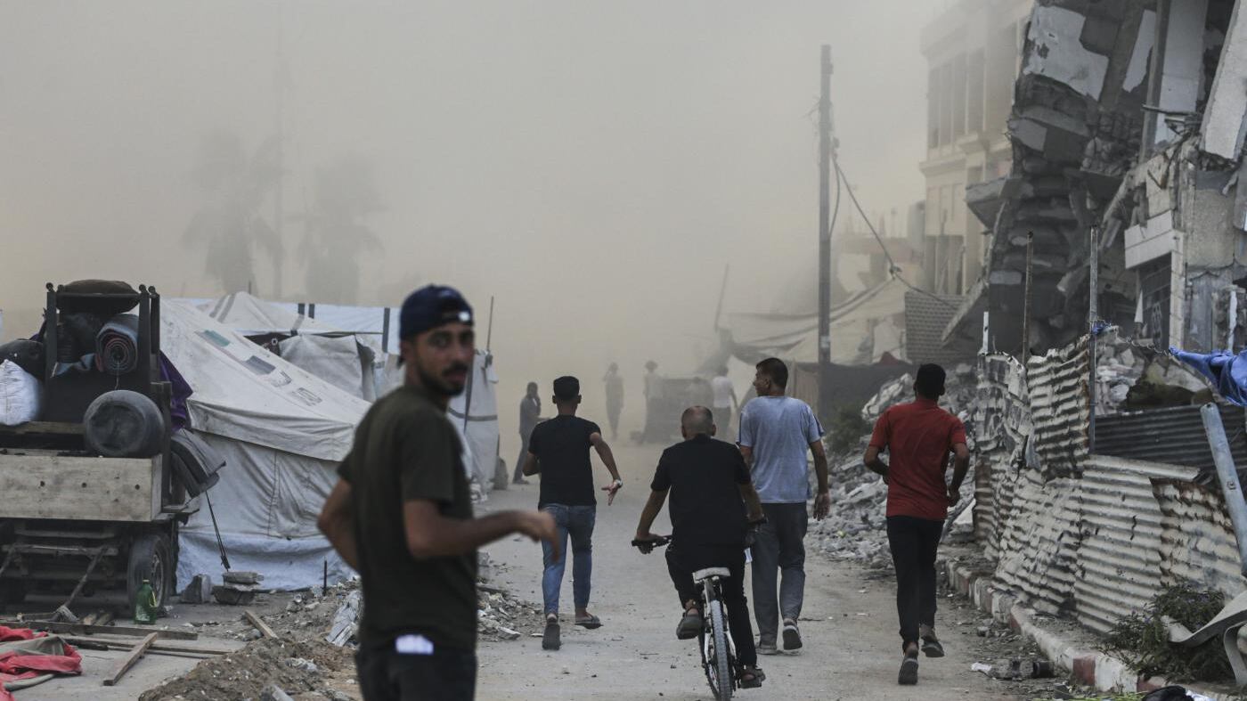 Bombe sui palazzi di Hamas. Gaza City, l'attacco è pronto