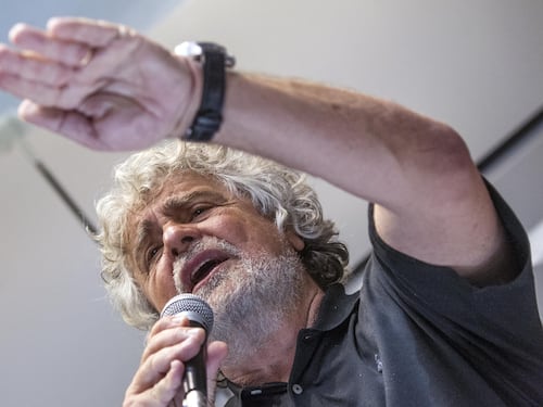 Prove d'intesa Grillo-Le Pen: asse a destra per le Europee