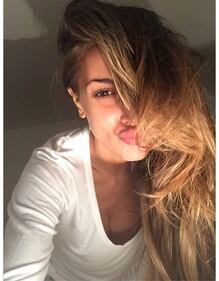 Cristina Buccino bollente sotto al sole 5