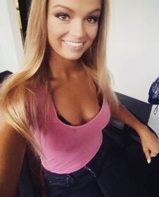 Mercedesz Henger, costume hot su Instagram 29