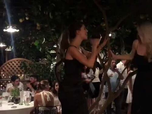 "Belen ha perso il controllo coi paparazzi e li ha colpiti con i limoni"