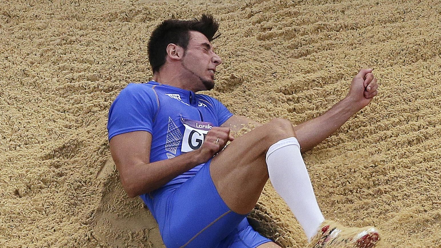 Gioie e dolori: Grenot c'è, Greco crac