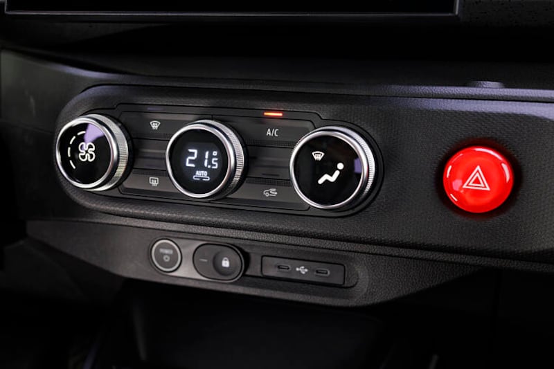 Nuova Renault Twingo E-Tech: guarda la gallery 8