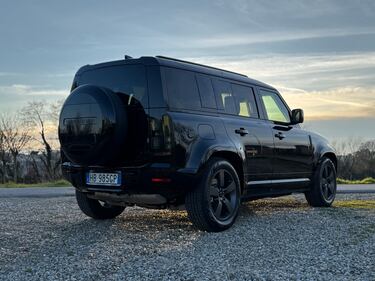 Land Rover Defender sei cilindri diesel: tutte le foto 15
