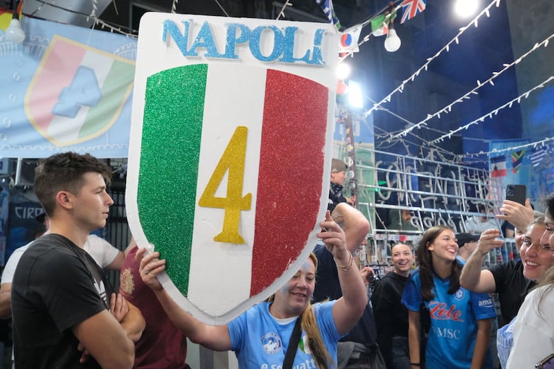 Napoli campione d'Italia: inizia la festa scudetto 1