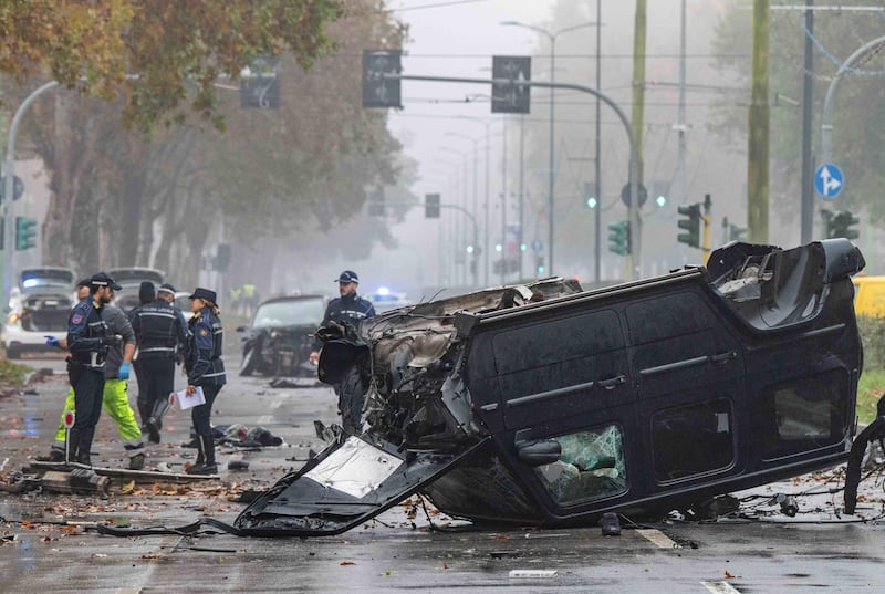 Terribile schianto a Milano: le immagini dal luogo dell'incidente 9