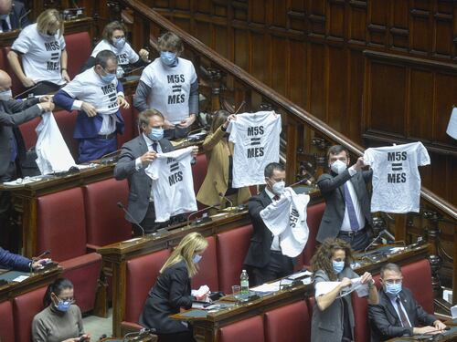 Il ritorno del Parlamento dopo social e veline