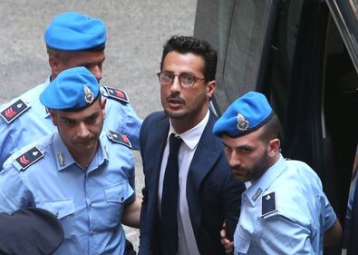 Fabrizio Corona arriva in Tribunale 3