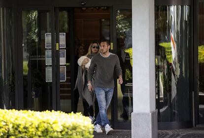 Francesco Totti e Ilary Blasi, primi scatti con la piccola Isabel: foto 14
