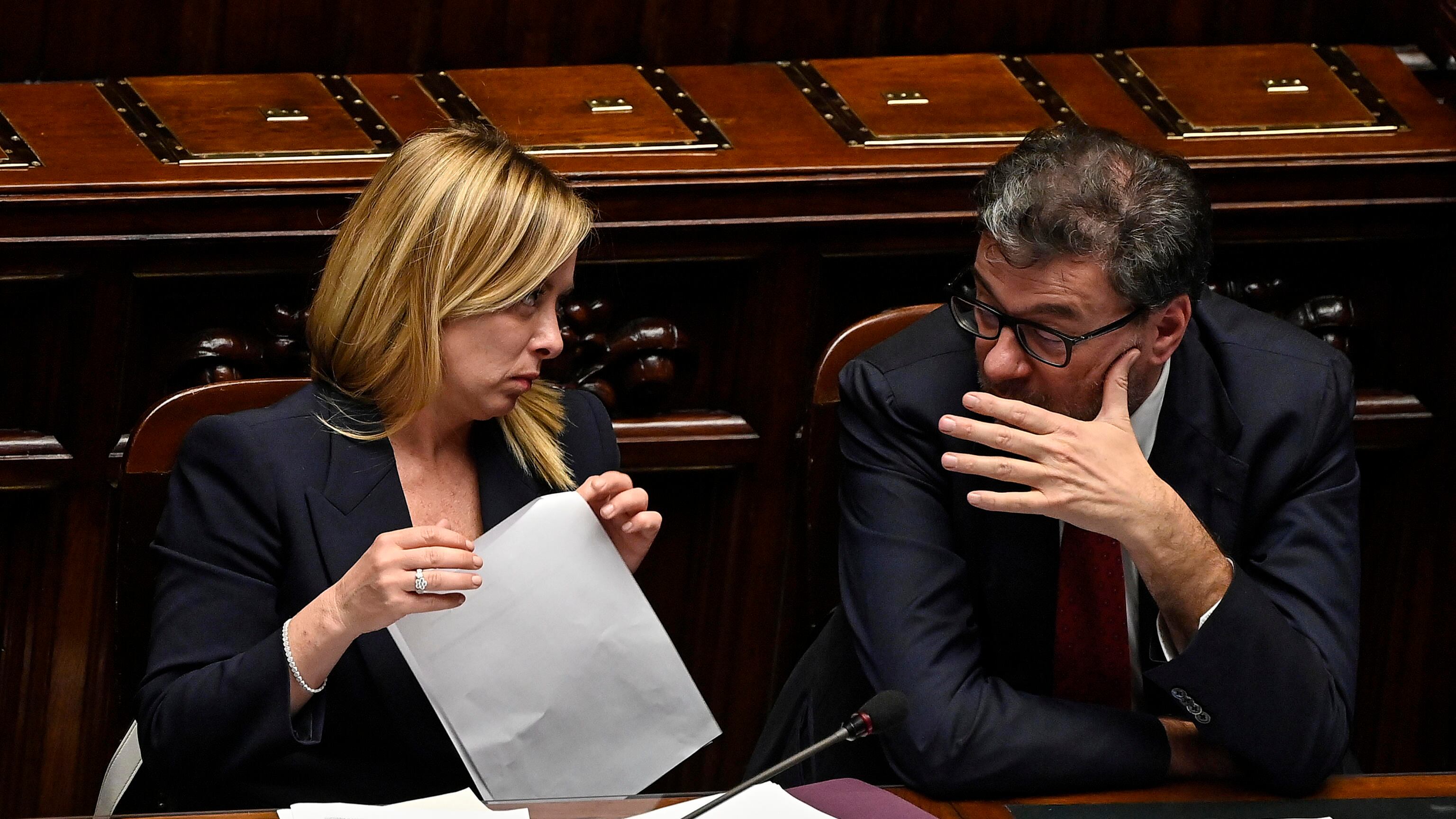 Superbonus, Meloni: "Misura che pesa come un macigno". Si tratta sulla proroga