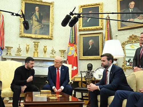 "Torni quando è pronto per la pace". Durissimo scontro Trump-Zelensky alla Casa Bianca
