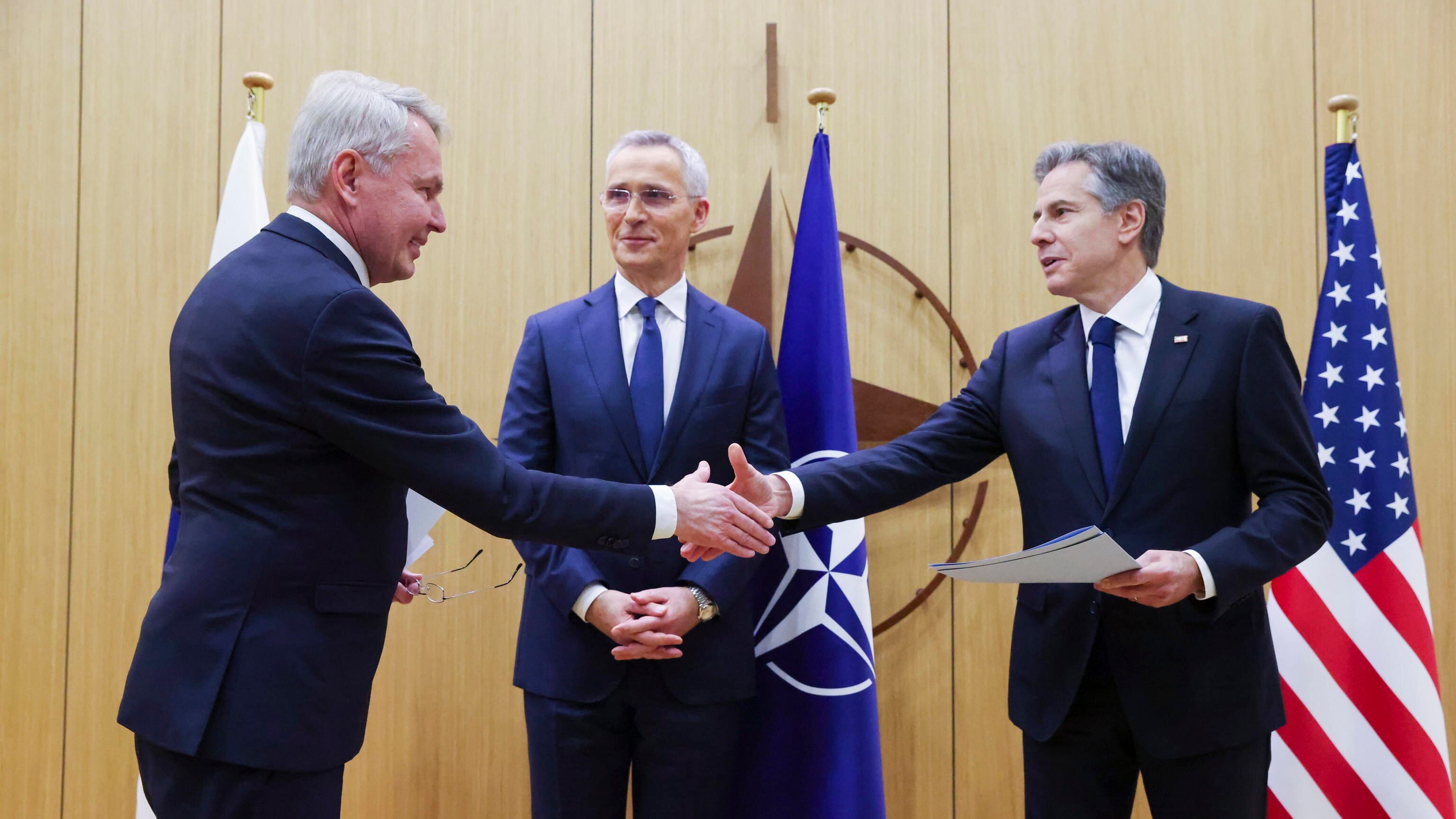 15 basi militari per Washington: il patto che porta l'esercito Usa ai confini della Russia