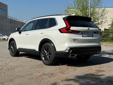 Honda CR-V: guarda la gallery del nuovo SUV ibrido 4x4 dagli ottimi consumi 7