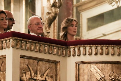 Il ministro Boschi incanta tutti alla prima del teatro San Carlo 5