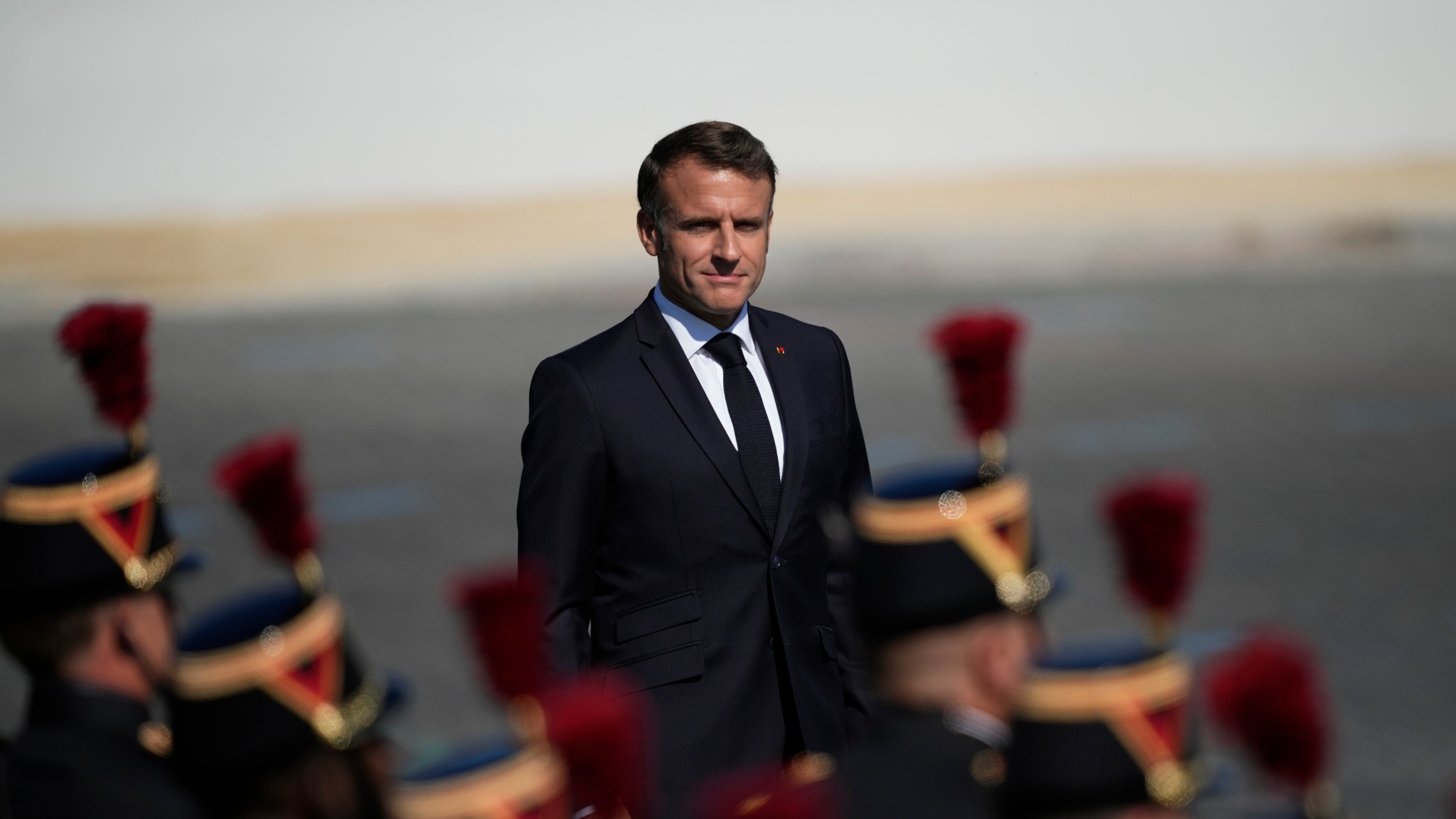 "Parigi paga l'azzardo di Macron. L'Ue senza leader, tocca all'Italia"