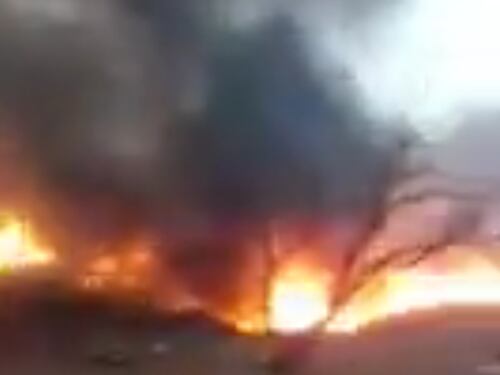 Siria, un aereo russo è stato abbattuto nei cieli di Idlib