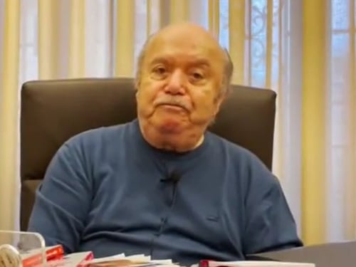 Lino Banfi contro i no vax: "Dite sì al vaccino, fatelo per i vostri nonni"