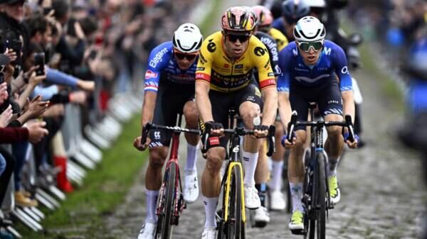 I ciclisti vogliono rallentare la Roubaix. Furia Moser: "E allora che la asfaltino"