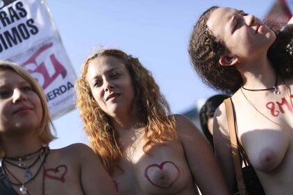 In Argentina è il "tetazo", per diffondere il topless 6