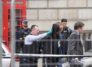 Arrestato uomo armato di coltelli vicino a Westminster 3