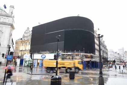 Londra, spenti per restyling i celebri schermi di Piccadilly Circus 6