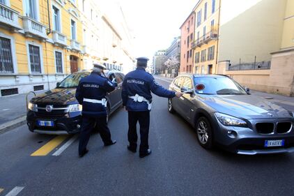 Milano, una «domenica a spasso» 15