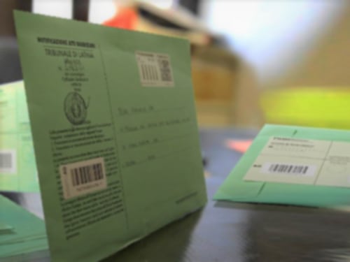 Raccomandata non ritirata? Ecco i codici per capire cosa potrebbe essere il suo contenuto
