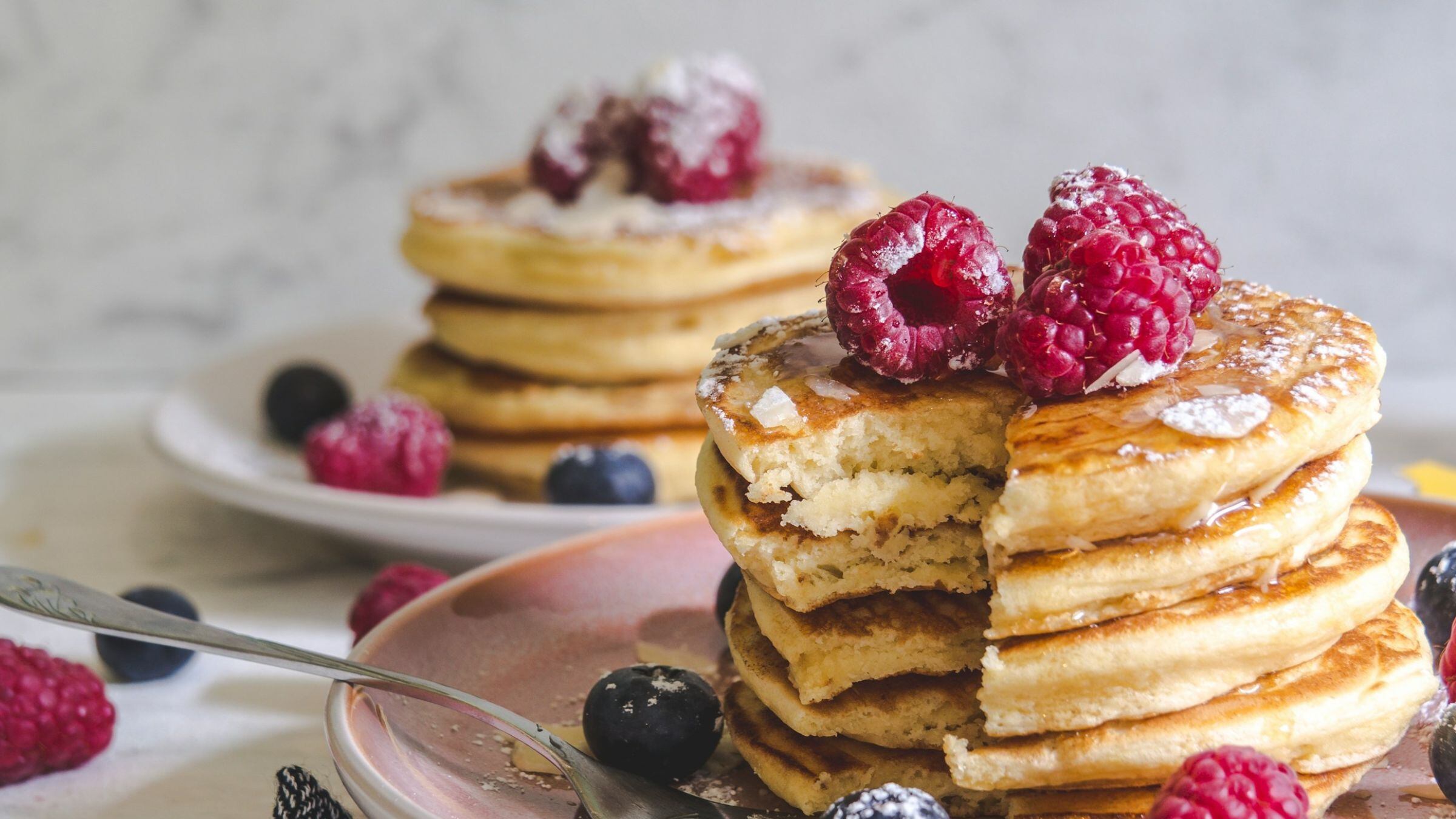 Pancake: 8 ricette soffici e light da preparare velocemente a colazione