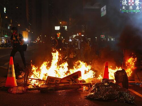 Hong Kong, oltre 400 arresti al primo corteo di protesta dell'anno