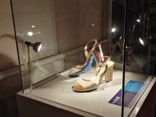Twelve shoes, una per ogni ora (e occasione) del giorno