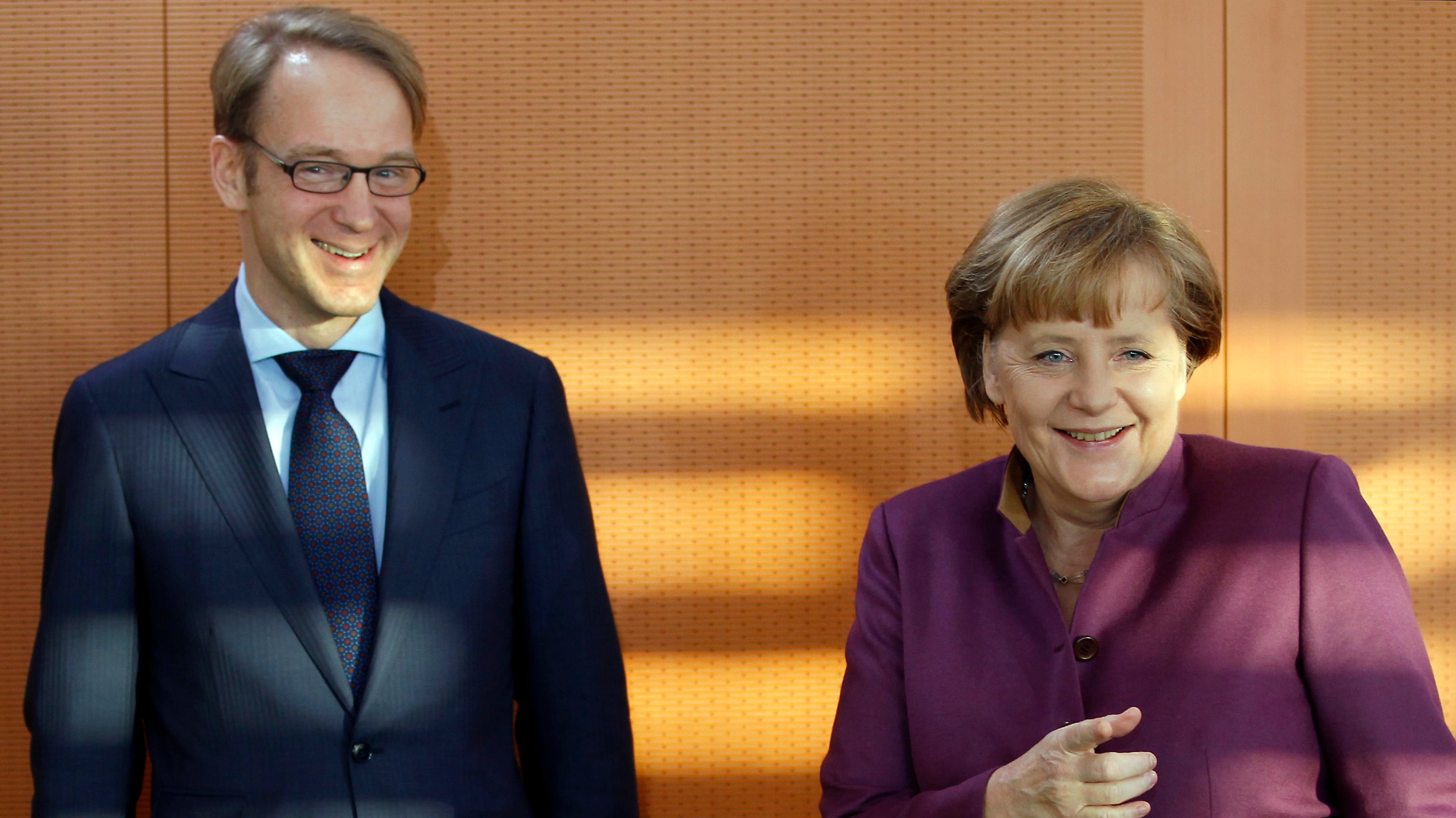 Berlino dichiara guerra a Renzi: "Non ci fidiamo, basta debiti"