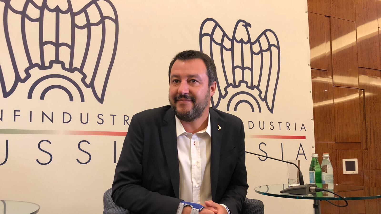 Salvini vola a Mosca: "Incontro centinaia di imprenditori italiani che resistono"