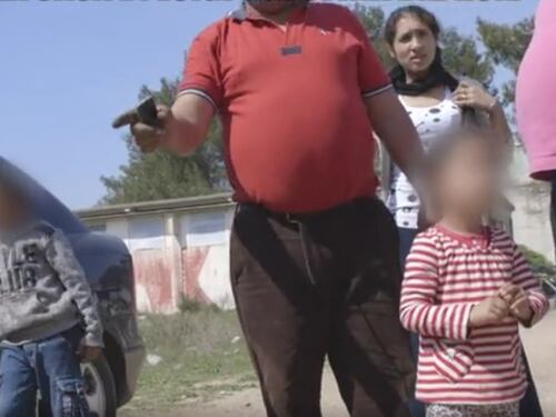 I rom gli occupano la masseria. E Luigi viene abbandonato dallo Stato