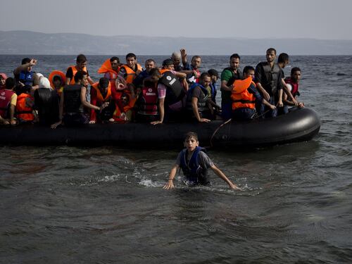 In viaggio con i disperati che fuggono in Europa cercando una nuova vita