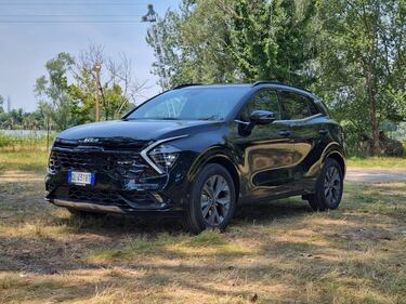 Kia Sportage HEV gallery: guarda le foto della prova su strada 1