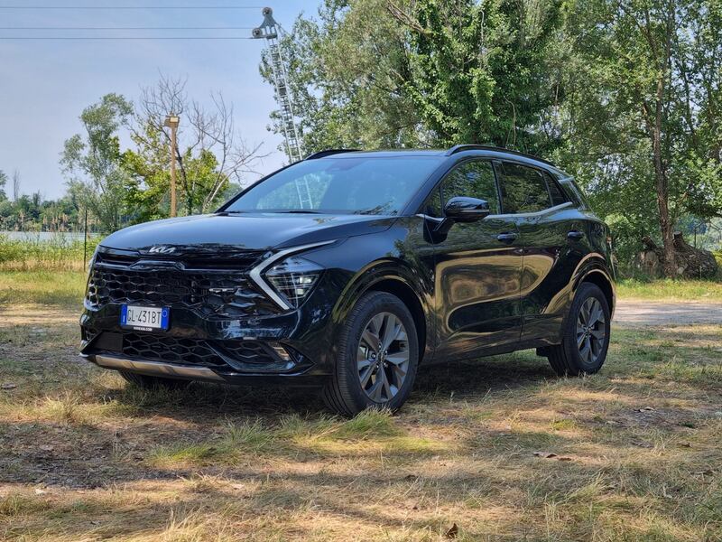 Kia Sportage HEV gallery: guarda le foto della prova su strada 1