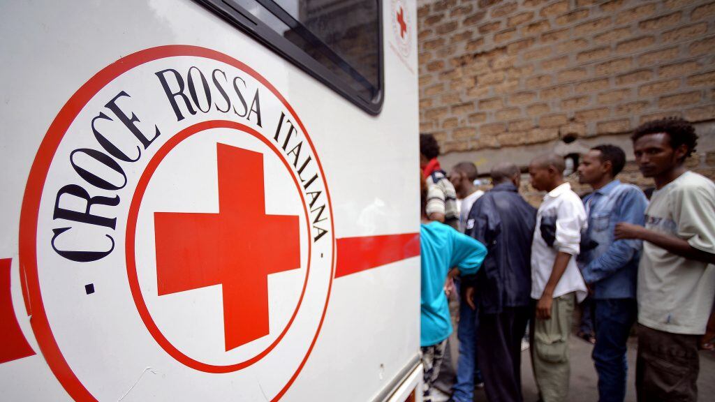 Immigrati, tagli all'accoglienza. E la Croce Rossa caccia i dipendenti