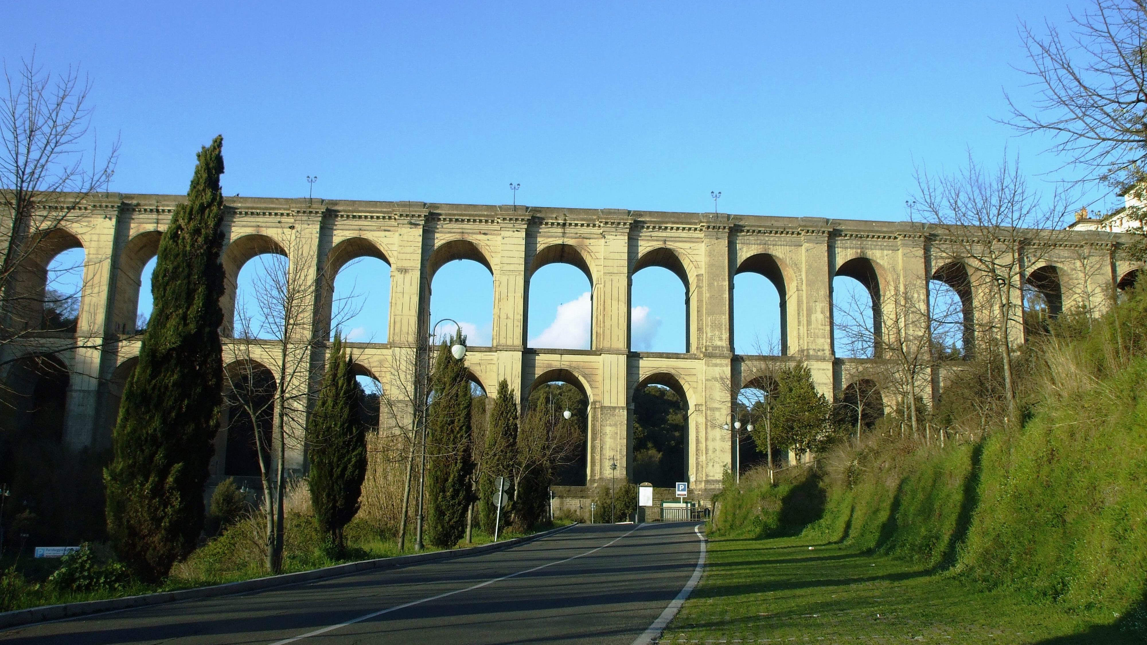 Suicidio dal ponte monumentale della città di Ariccia sui Castelli Romani