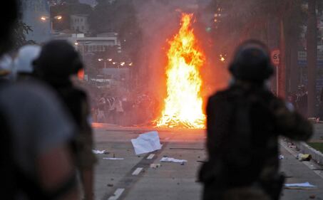 Brasile, proteste contro il governo 10