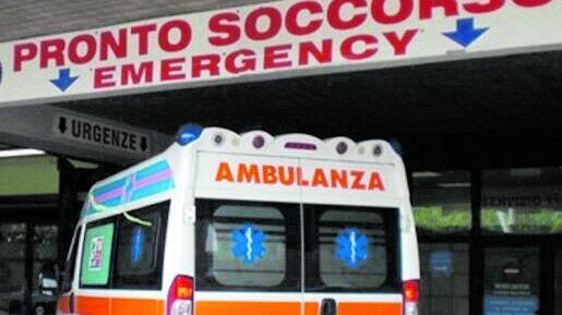 Non vuole la cartella clinica online e sfascia il pronto soccorso