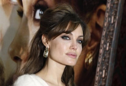 Angelina Jolie troppo magra, Brad Pitt le lancia un ultimatum 19