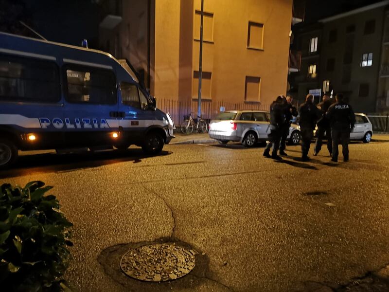Treviglio, antifascisti bloccano ingresso della sede di Fdi 1