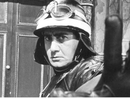 L’Italia è un film che scherza sulla tragedia di stare al mondo
