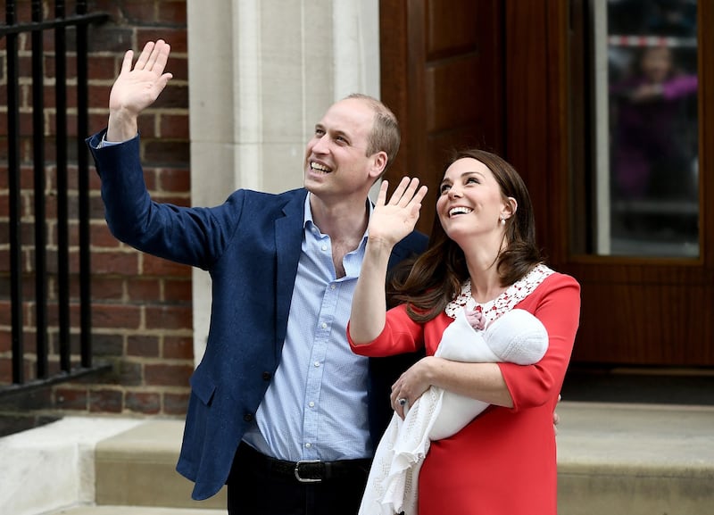 Kate Middleton raggiante dopo il parto 15
