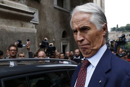 Salta l'incontro con la Raggi: Malagò lascia il Campidoglio 1